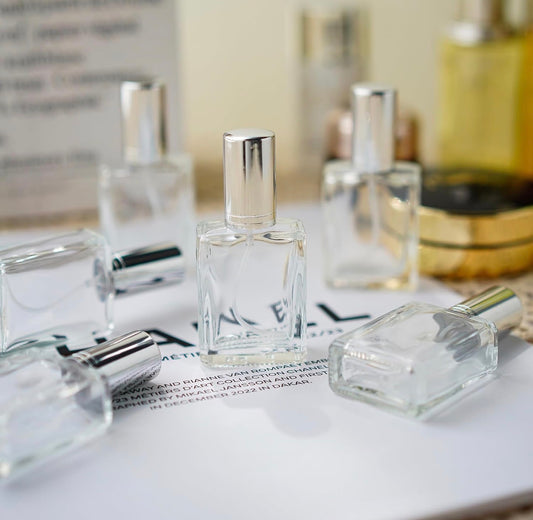 *NEW* Black Frame Signature Perfume