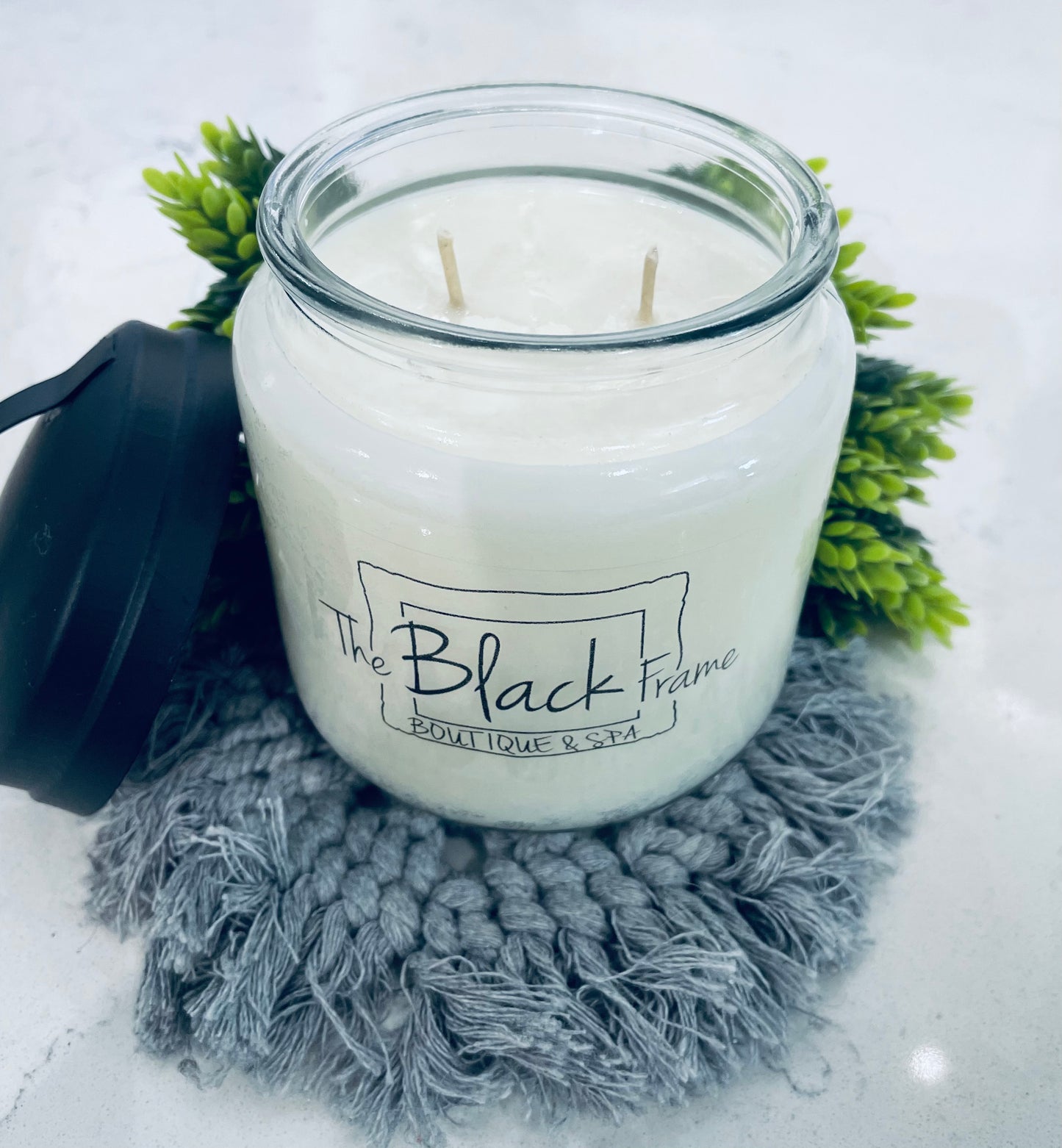 The Black Frame Scented Candle