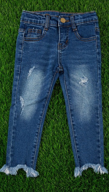 Skinny Jeans with Distressed Hem